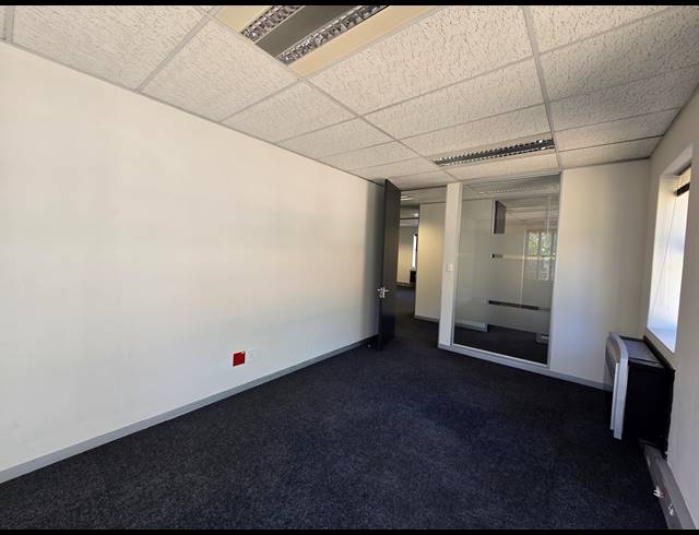 470M² OFFICE TO LET IN BRYANSTON